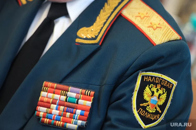 Золотые звезды на погонах офицеров майоров полковников генералов